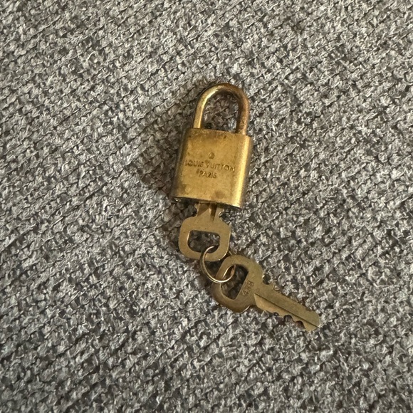 Authentic Louis Vuitton Speedy 30 - Picture 12 of 13